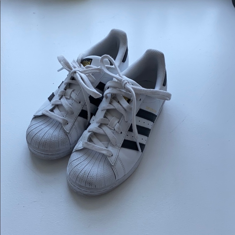 Adidas superstars